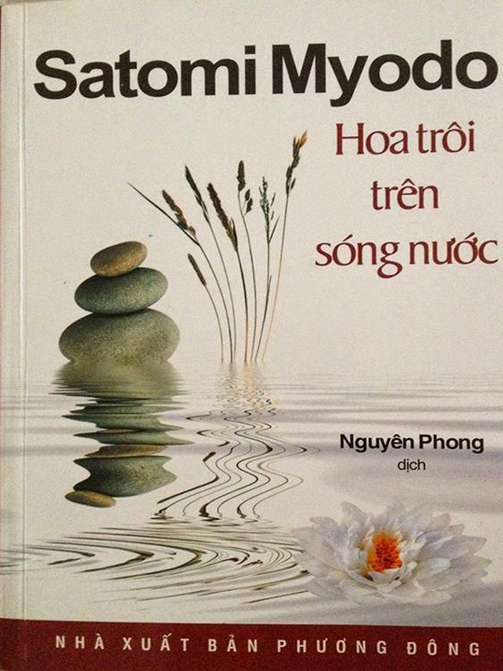 Hoa Trôi Trên Sóng Nước